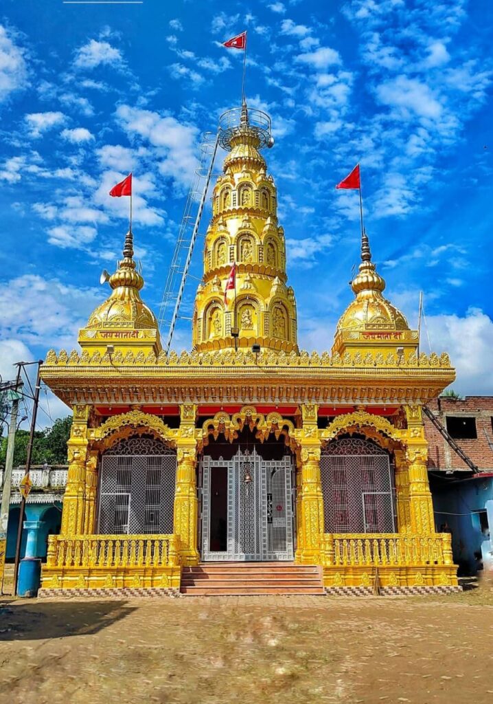 नवरात्र विशेष: 251 वर्षों से संसारपुर में स्थापित होती आ रही मां दुर्गा की प्रतिमा,ढाई शताब्दियों से चली आ रही परंपरा आज भी कायम, नवरात्र में उमड़ती है श्रद्धालुओं की भीड़